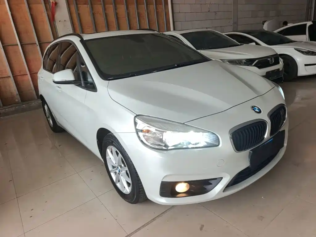 BMW 2 Series Active Tourer — миниатюра 4