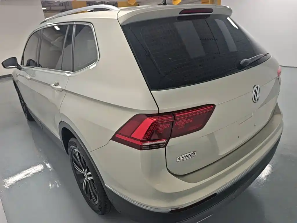 Volkswagen Tiguan L — миниатюра 5