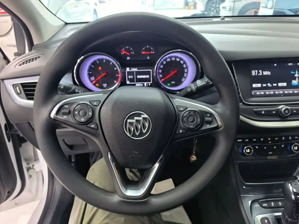 Buick Verano — миниатюра 11