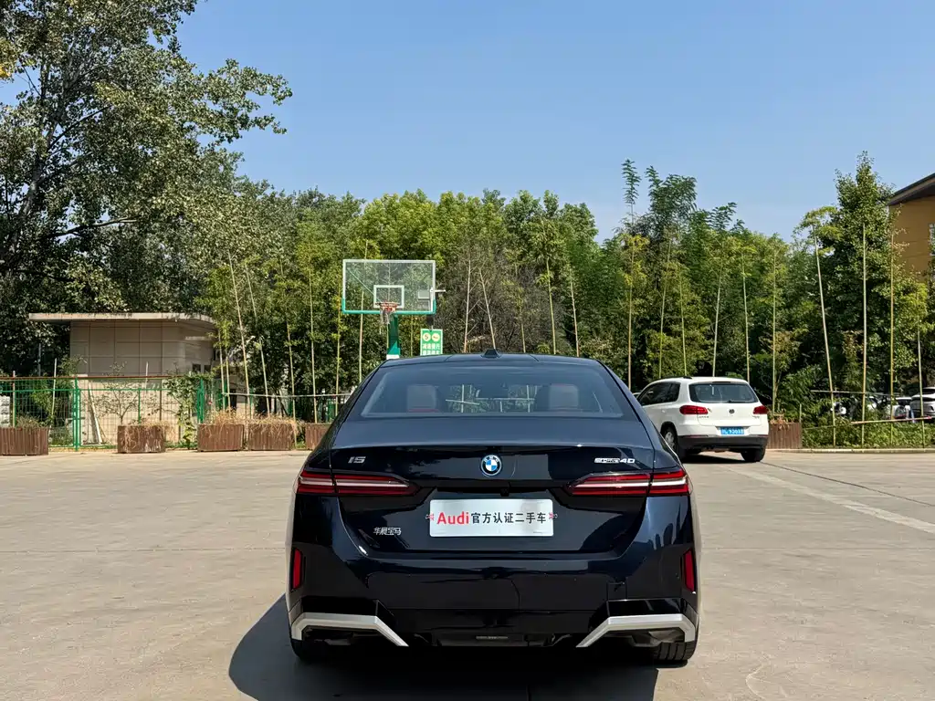 BMW i5 — миниатюра 5