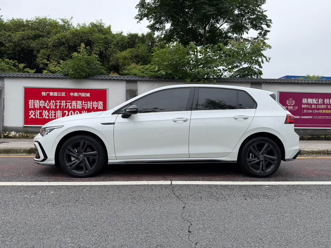 Volkswagen Golf 1.4 л 2022 г. Белый, пробег 42000 км
