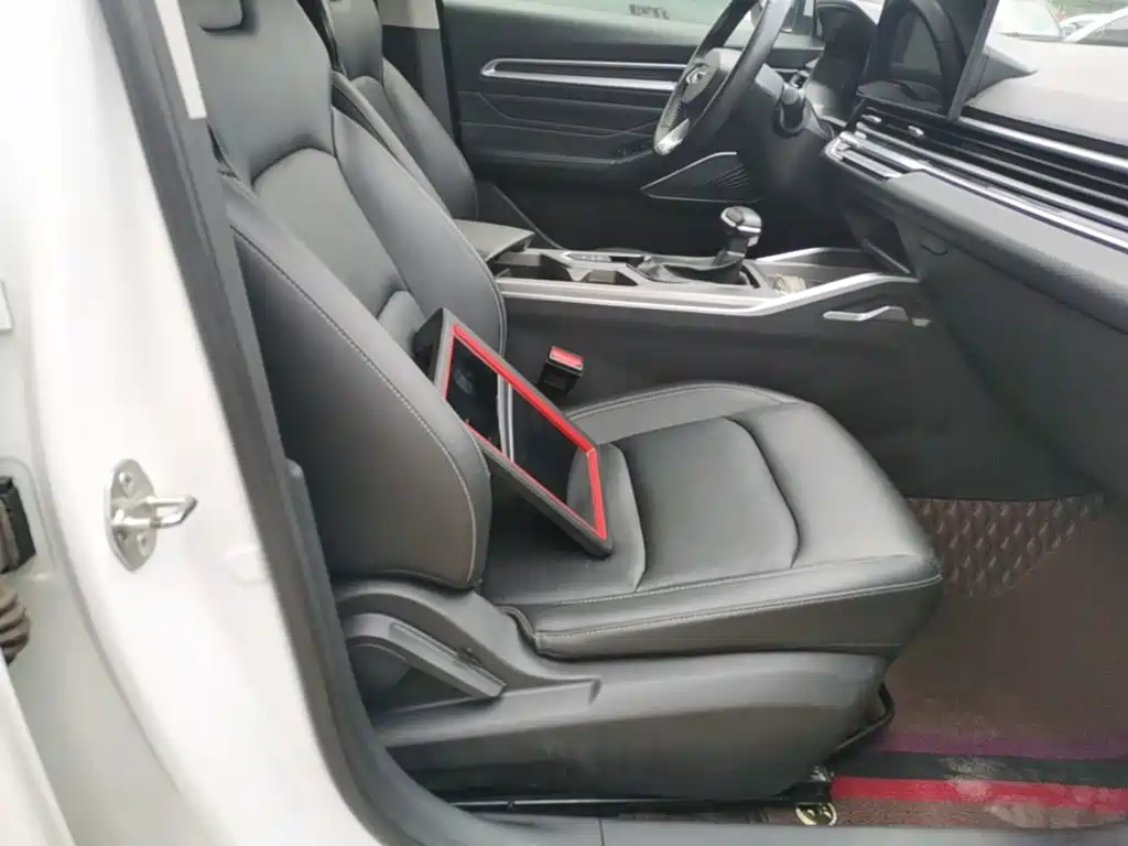 Geely Emgrand — миниатюра 25