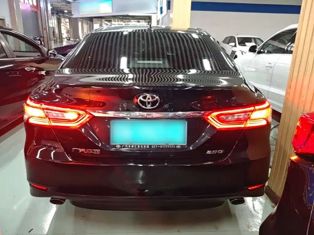 Toyota Camry — миниатюра 6