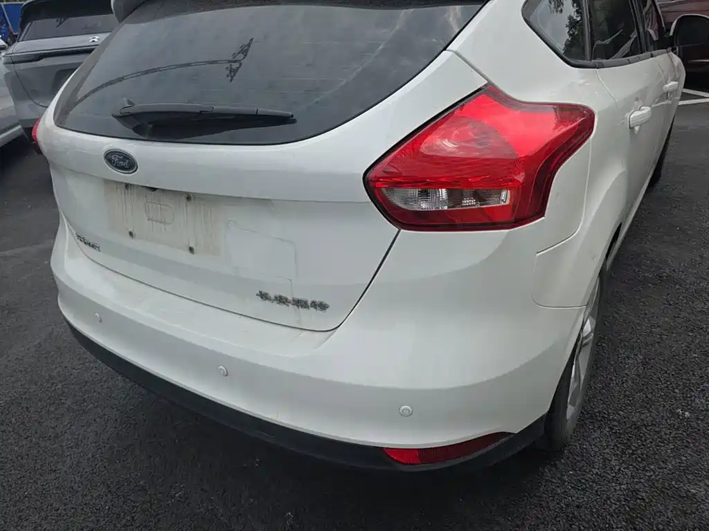 Ford Focus — миниатюра 8