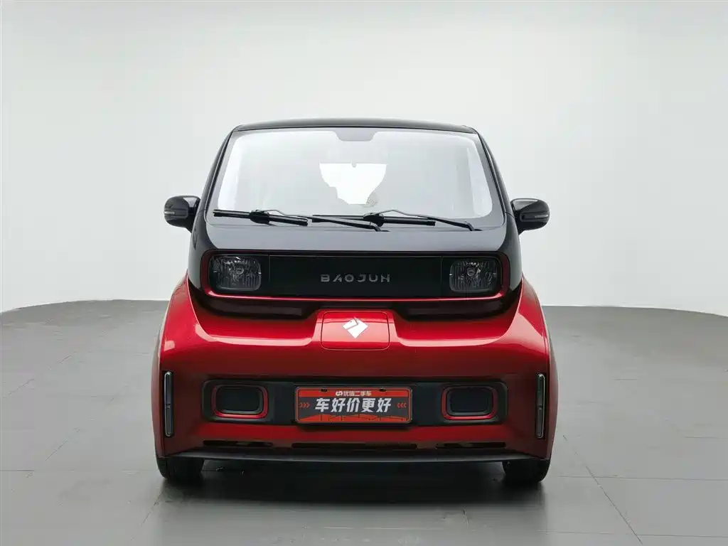 Baojun E300