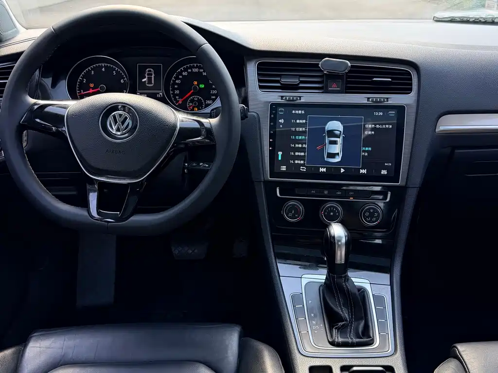 Volkswagen Golf — миниатюра 20
