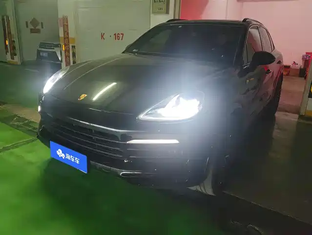 PORSCHE CAYENNE
