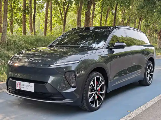 2023 Nio ES8