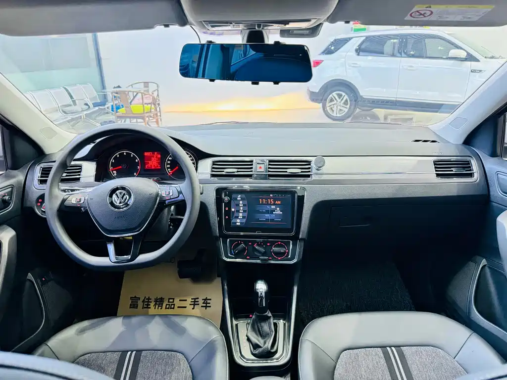 Volkswagen Santana — миниатюра 10