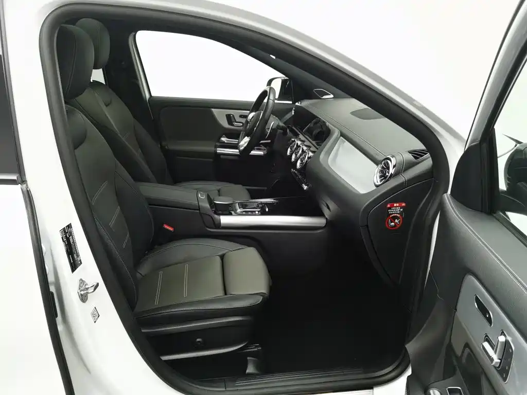 Mercedes-Benz GLA AMG — миниатюра 23