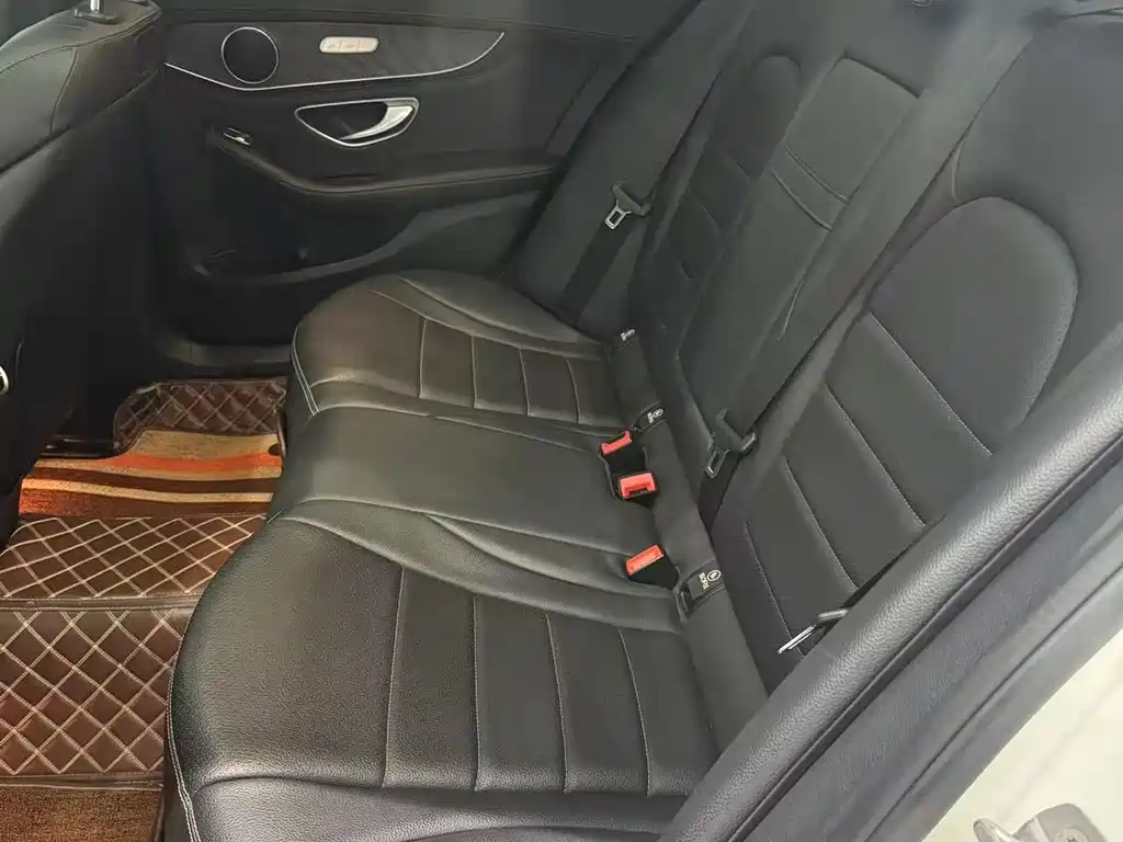 Mercedes-Benz C-Class — миниатюра 12