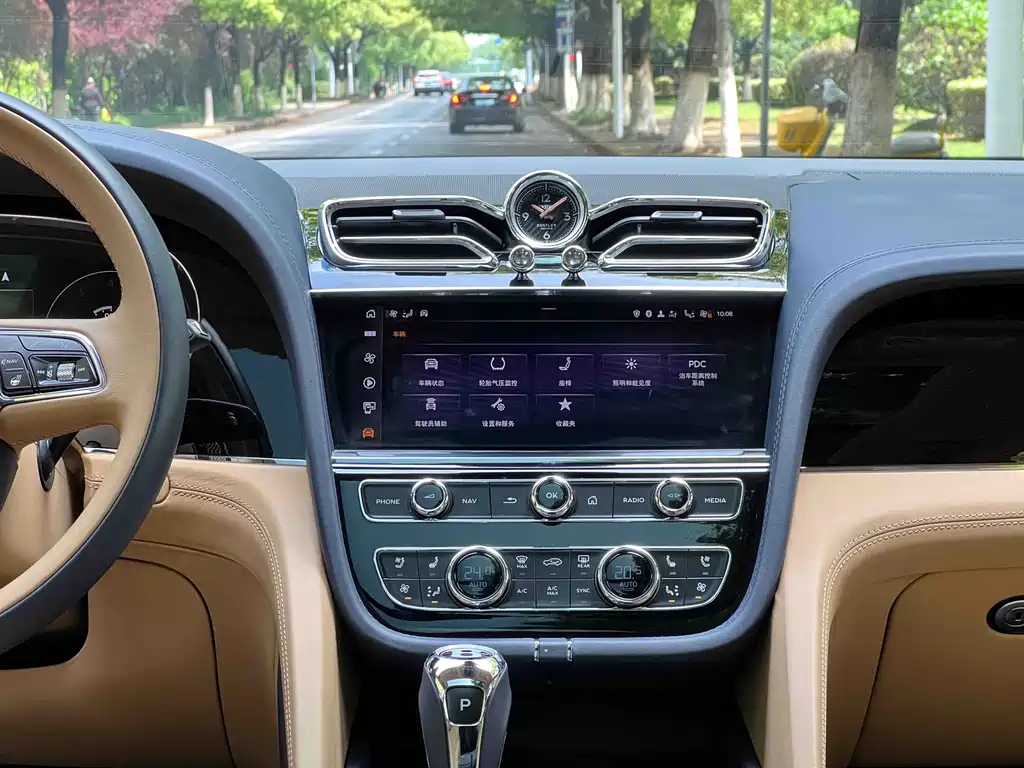 Bentley Bentayga — миниатюра 17