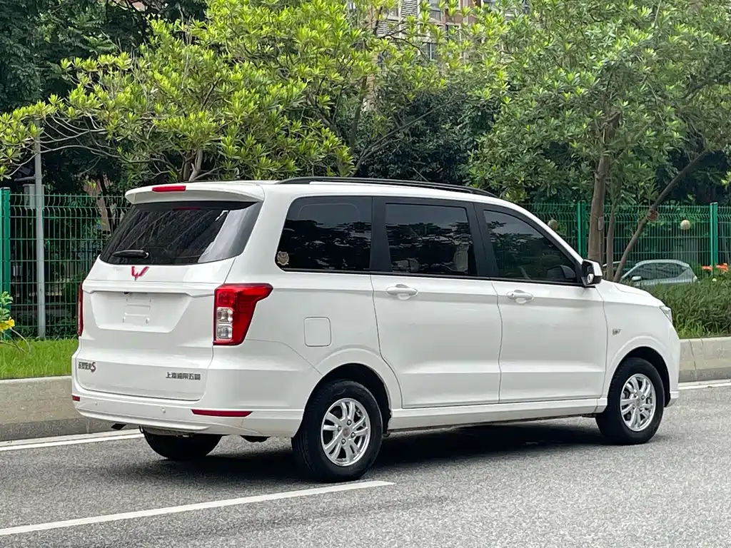 Wuling Hongguang — миниатюра 5