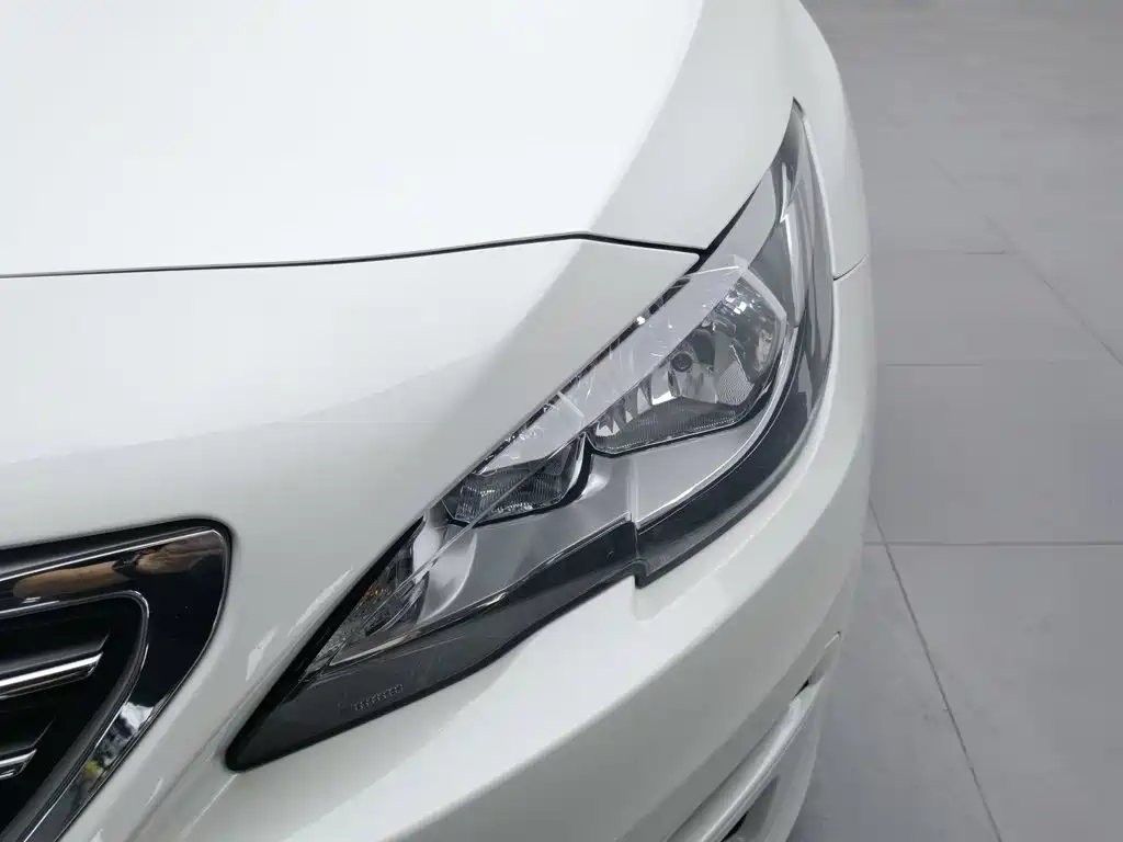 Peugeot 408 — миниатюра 7