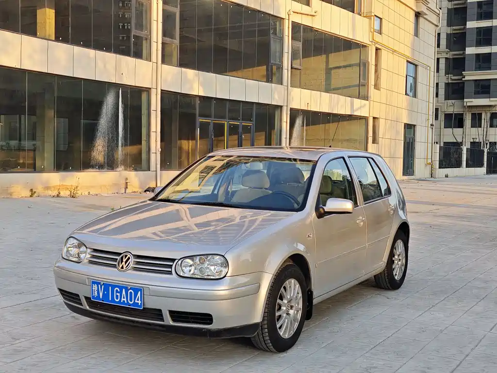Volkswagen Golf 2004 1.6 MT Comfort