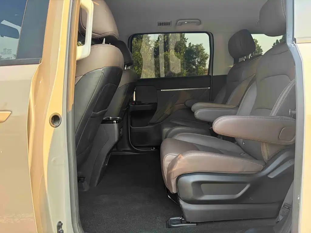 Wuling Xingguang 730 New Energy — миниатюра 11