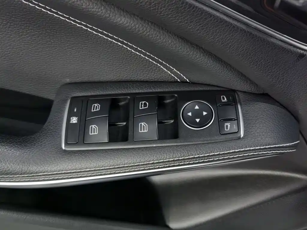 Mercedes-Benz GLA — миниатюра 9