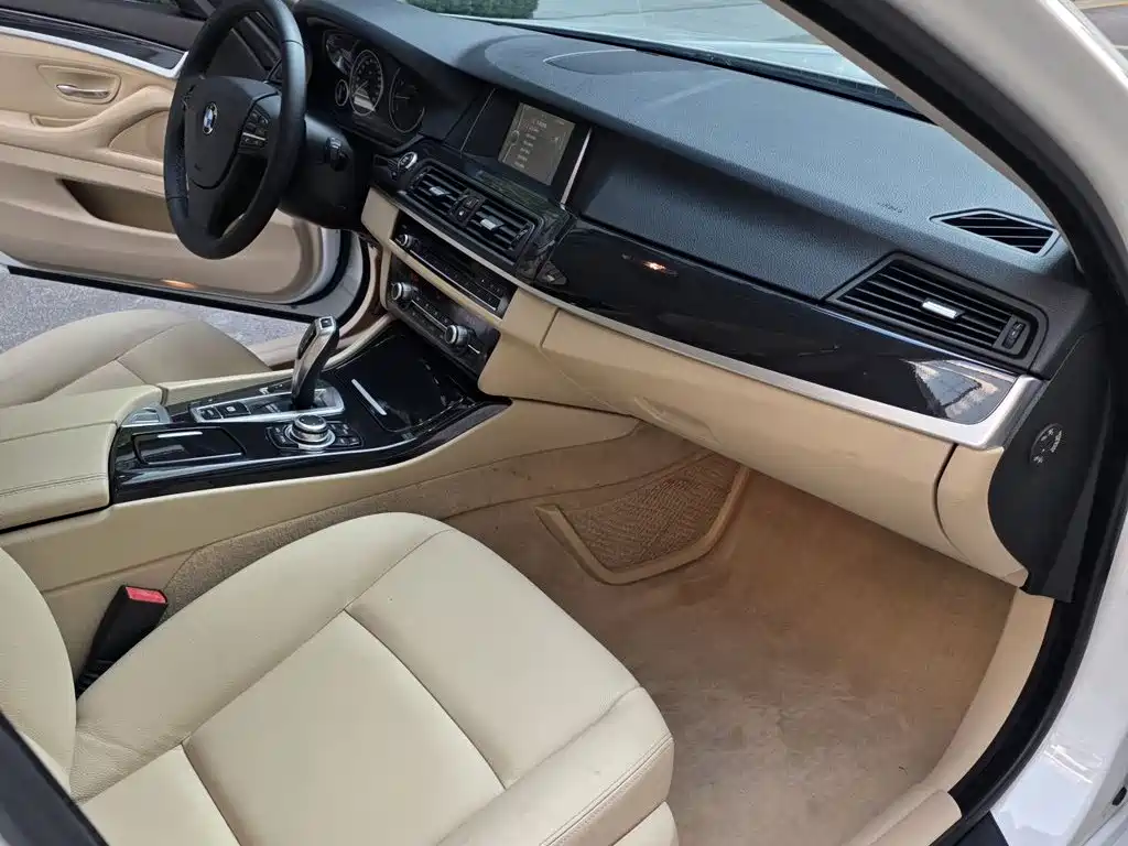 BMW 5 Series — миниатюра 6