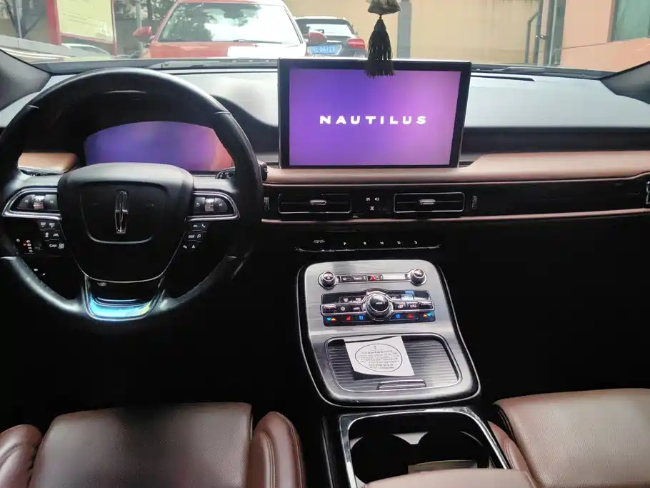 Lincoln Nautilus — миниатюра 12