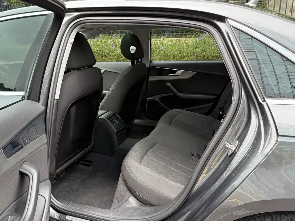 Audi A4L — миниатюра 10