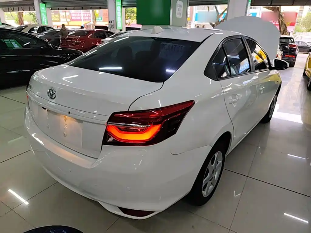 Toyota Vios — миниатюра 7