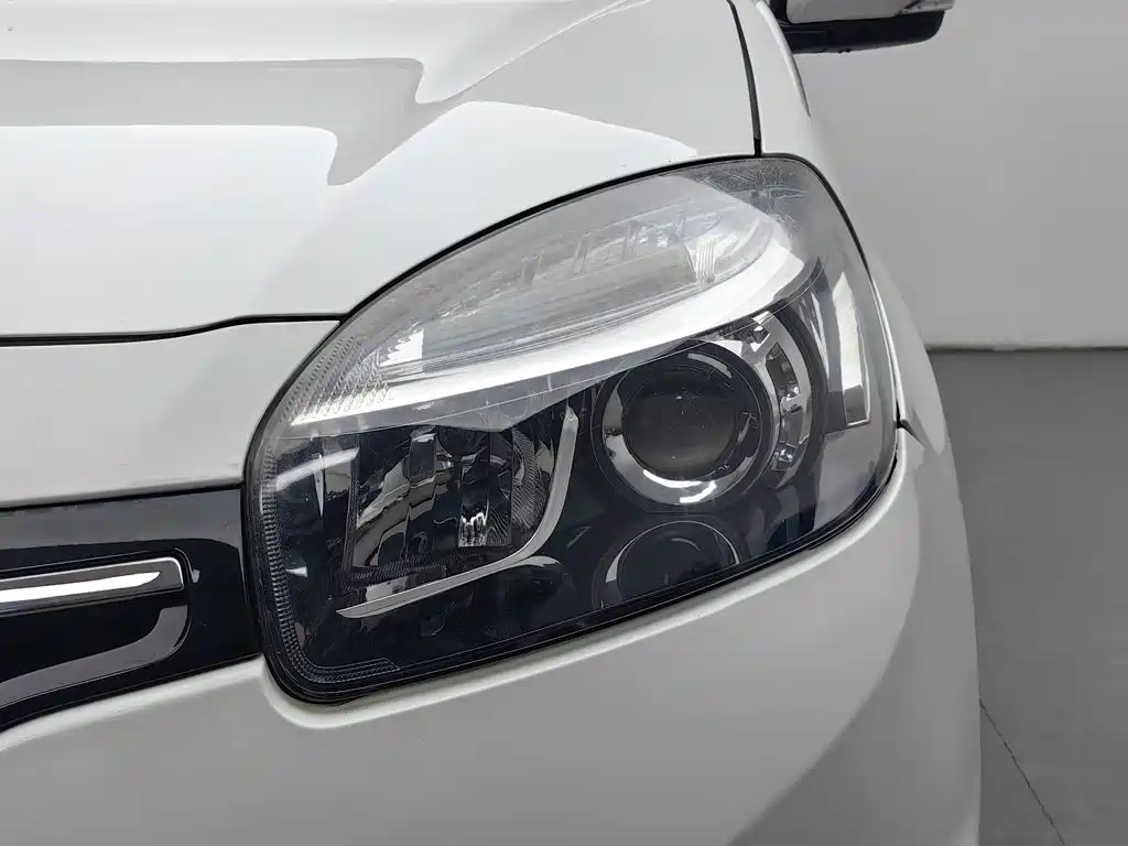 Renault Koleos (Import) — миниатюра 7