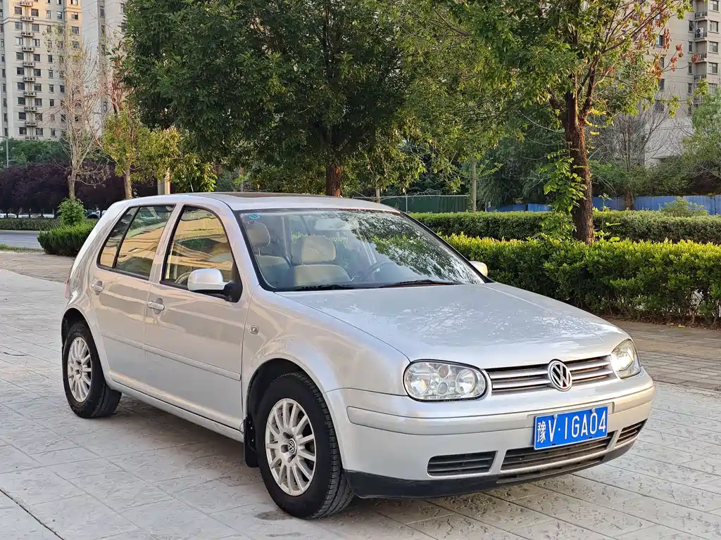 Volkswagen Golf 2004 1.6 MT Comfort