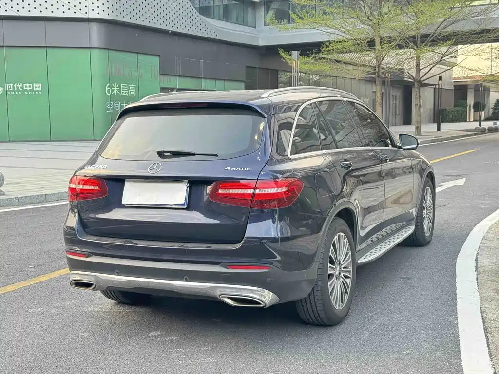 MERCEDES-BENZ GLC