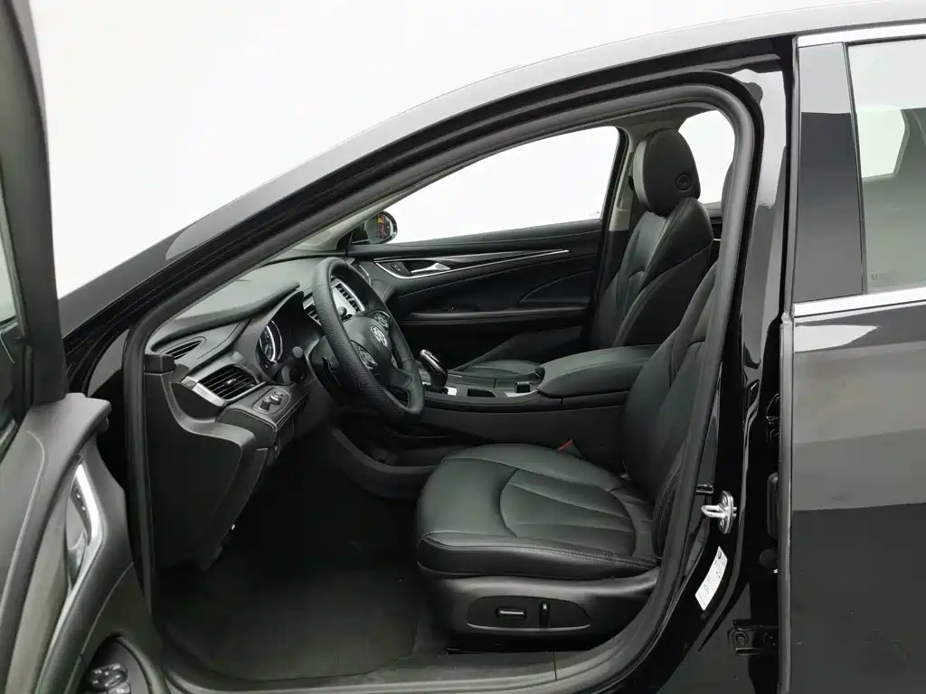Buick LaCrosse — миниатюра 10