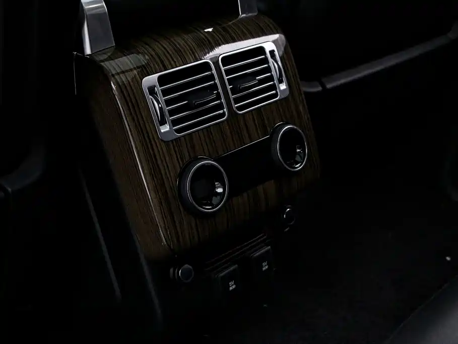 Land Rover Range Rover — миниатюра 18