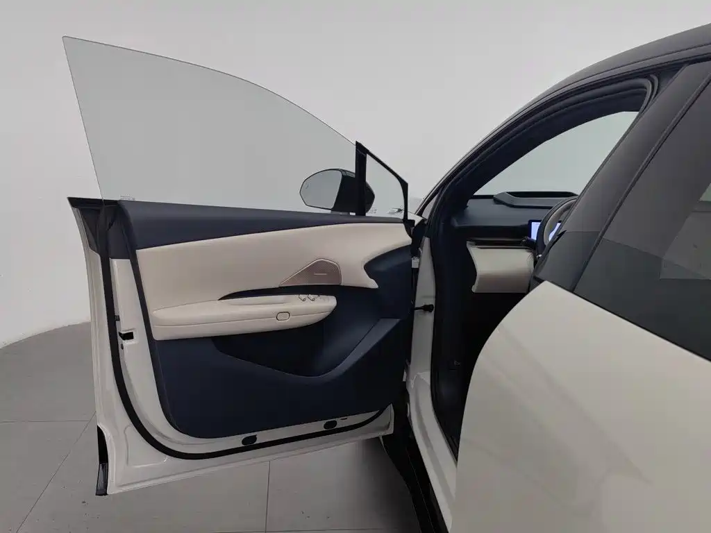 Lynk & Co Z20 — миниатюра 8