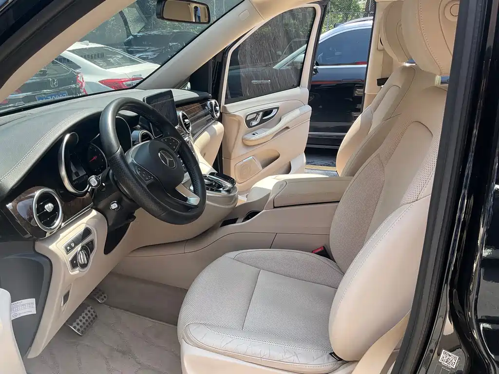 Mercedes-Benz V-Class — миниатюра 8