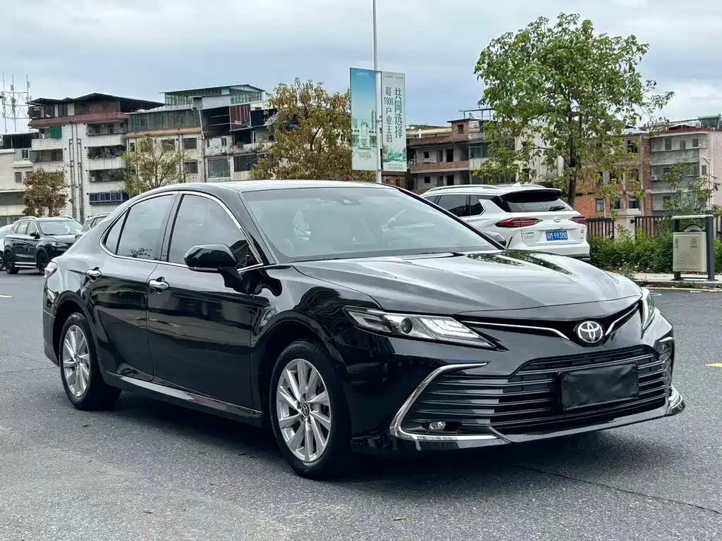 TOYOTA CAMRY