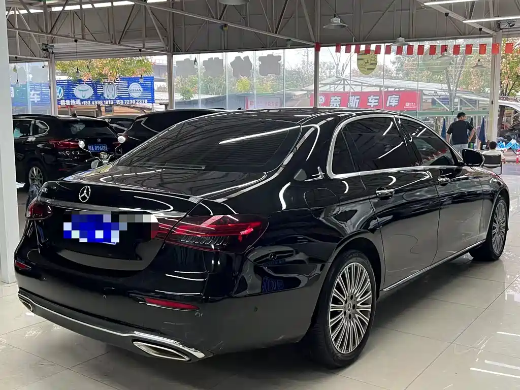 MERCEDES-BENZ E CLASS