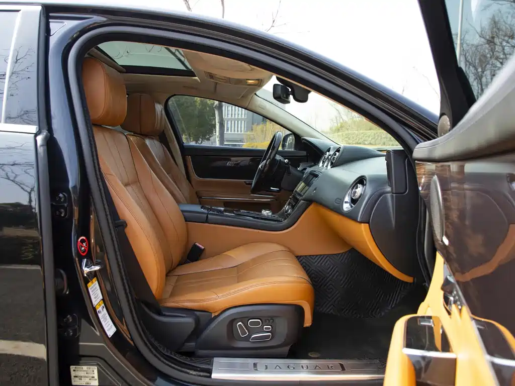 Jaguar XJ — миниатюра 15