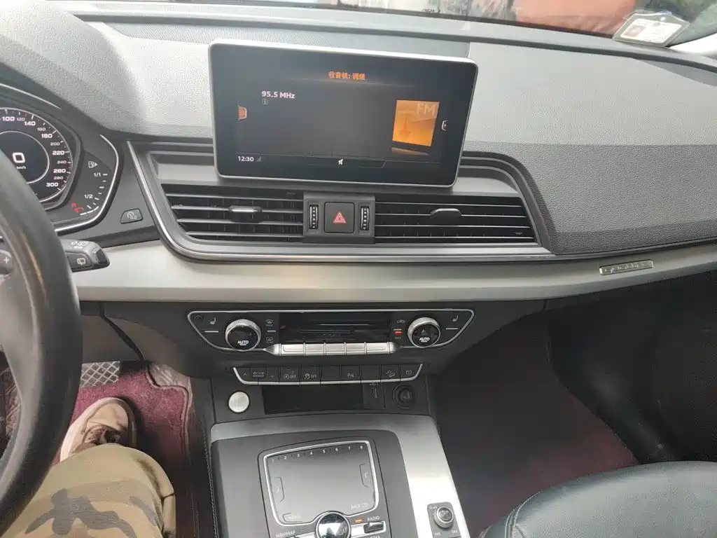 Audi Q5L — миниатюра 14