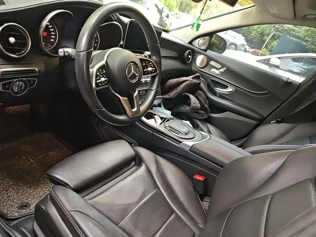 Mercedes-Benz C-Class — миниатюра 8