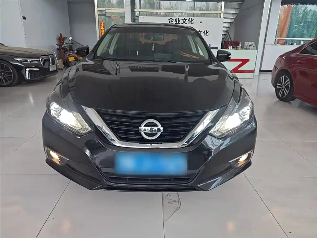 NISSAN TEANA