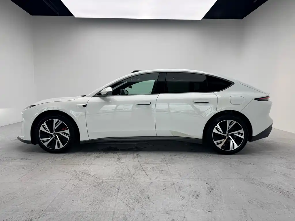 NIO ET5 — миниатюра 2
