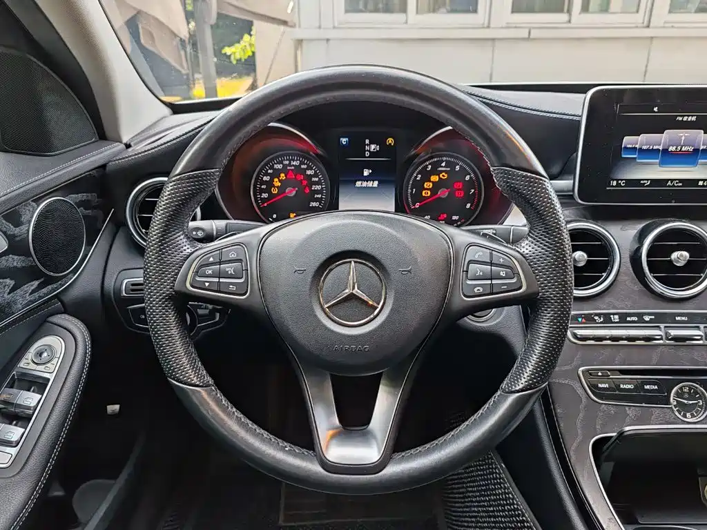 Mercedes-Benz C-Class — миниатюра 10