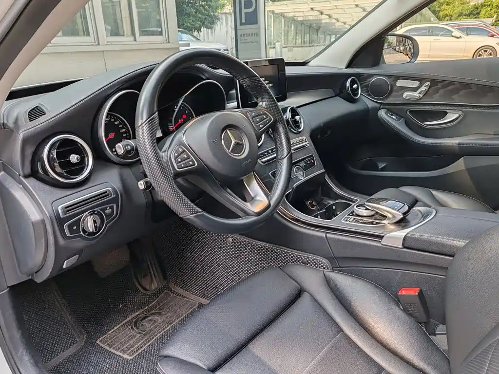 Mercedes-Benz C-Class — миниатюра 11