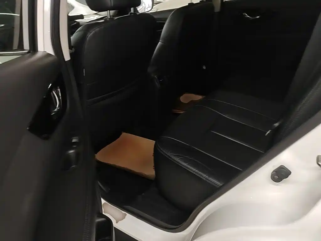 Nissan X-Trail — миниатюра 17