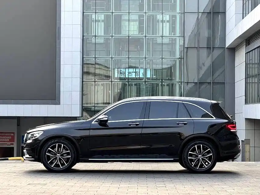 MERCEDES-BENZ GLC