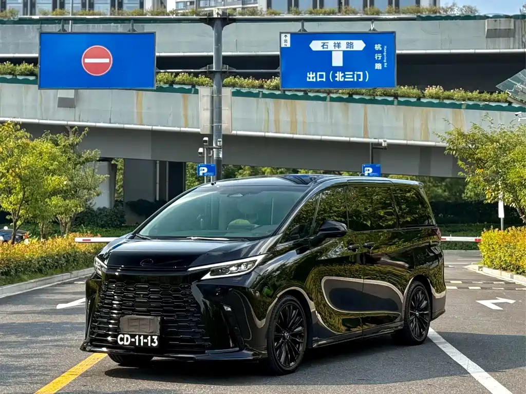 Lexus LM — миниатюра 3