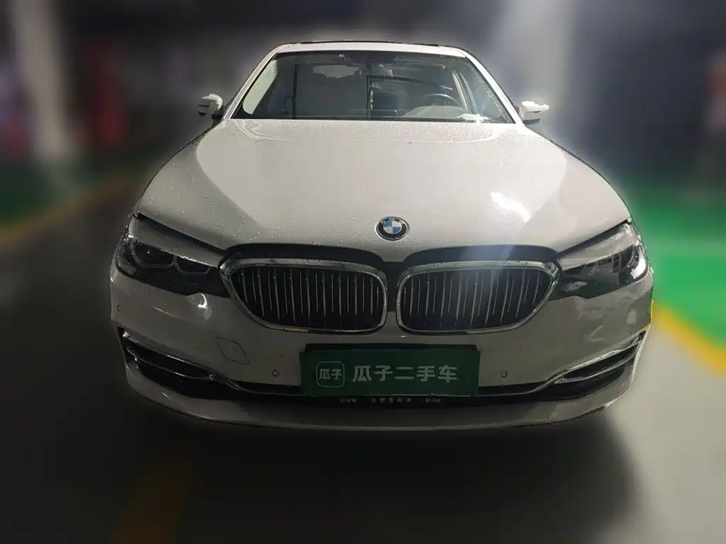 BMW 5 Series — миниатюра 24