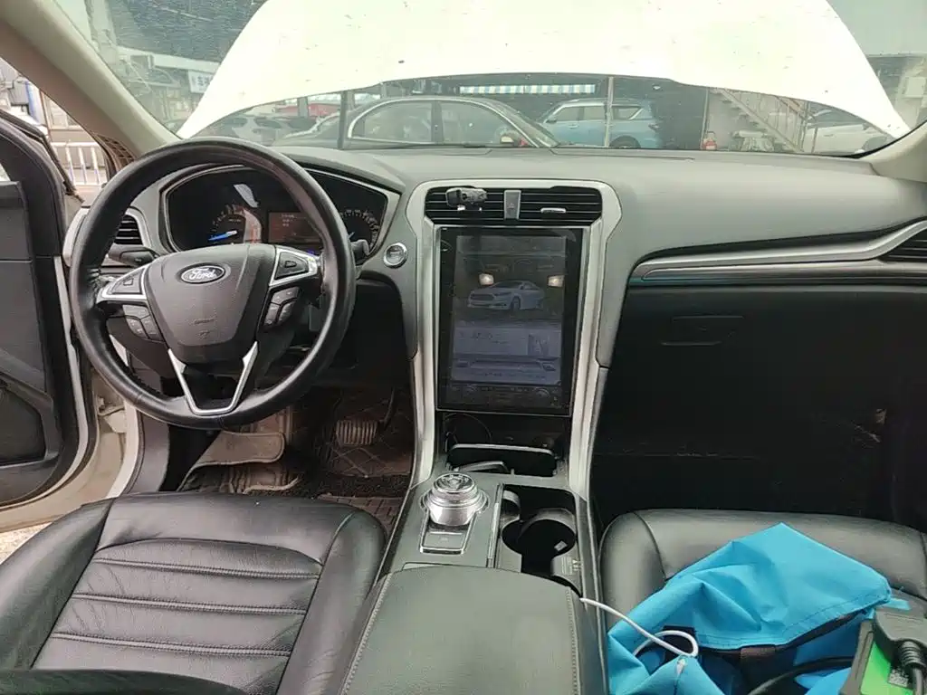 Ford Mondeo — миниатюра 10