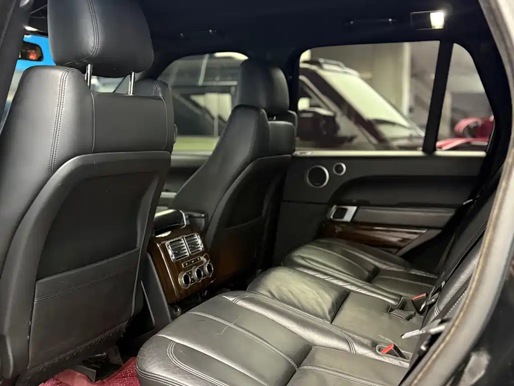 Land Rover Range Rover — миниатюра 5