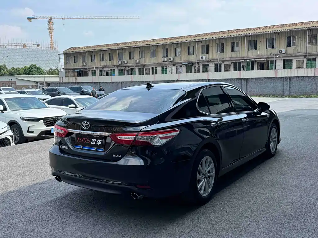 Toyota Camry — миниатюра 9