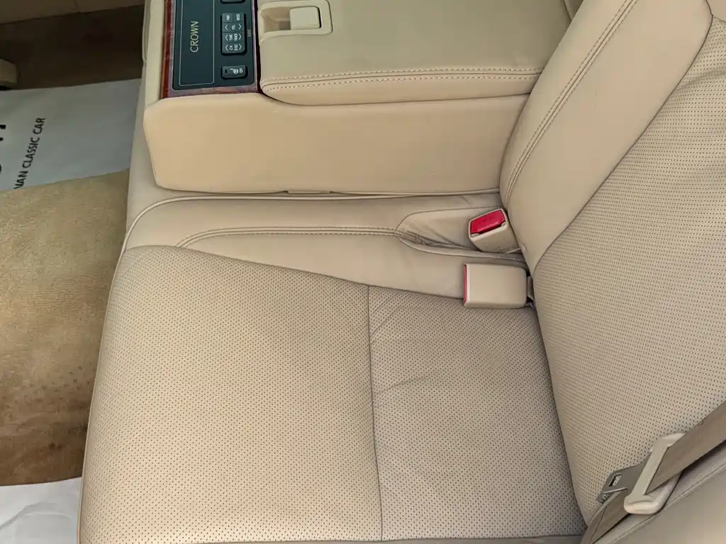 Toyota Crown — миниатюра 23