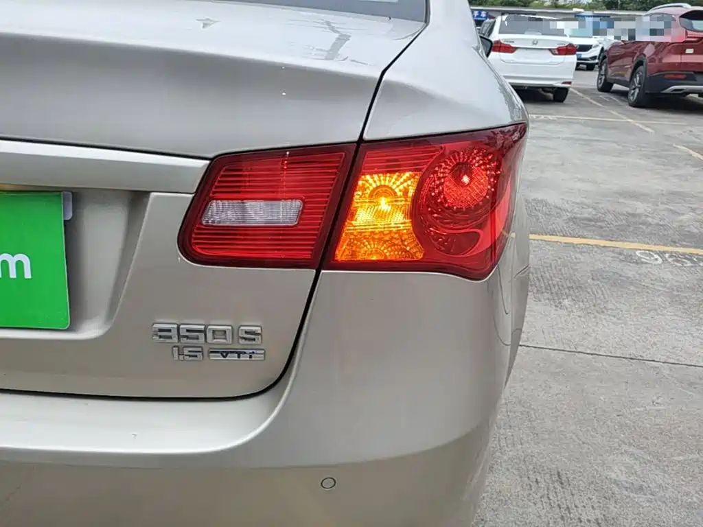 Roewe 350 — миниатюра 7